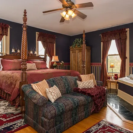 1840 Inn On The Main Bed And Breakfast-2