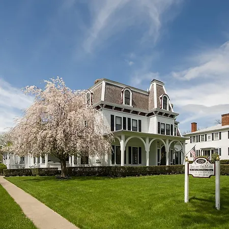 1840 Inn On The Main Bed And Breakfast-3